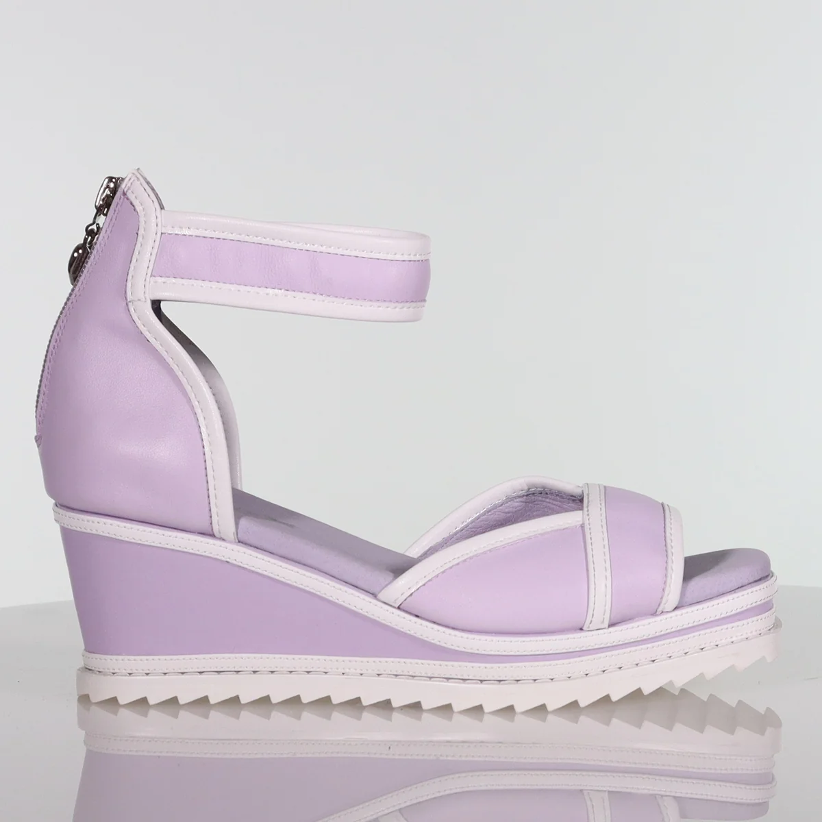 37 SAMPLE - CAIT/LILAC WHITE
