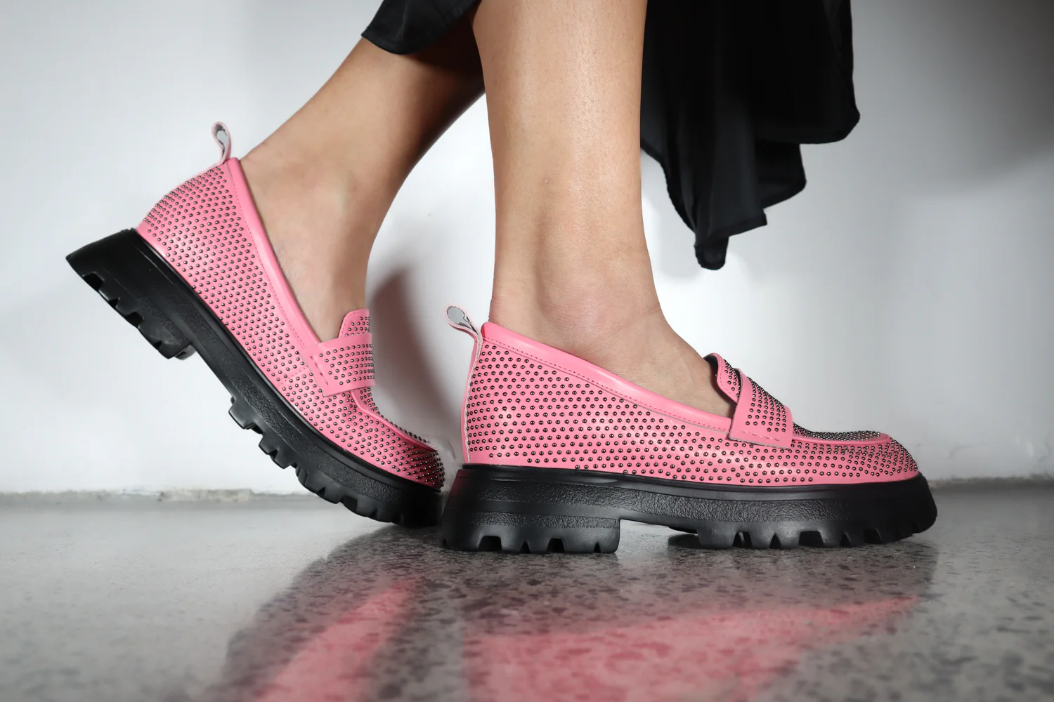 37 SAMPLE - CHIEF/CANDY PINK STUD - Image 3