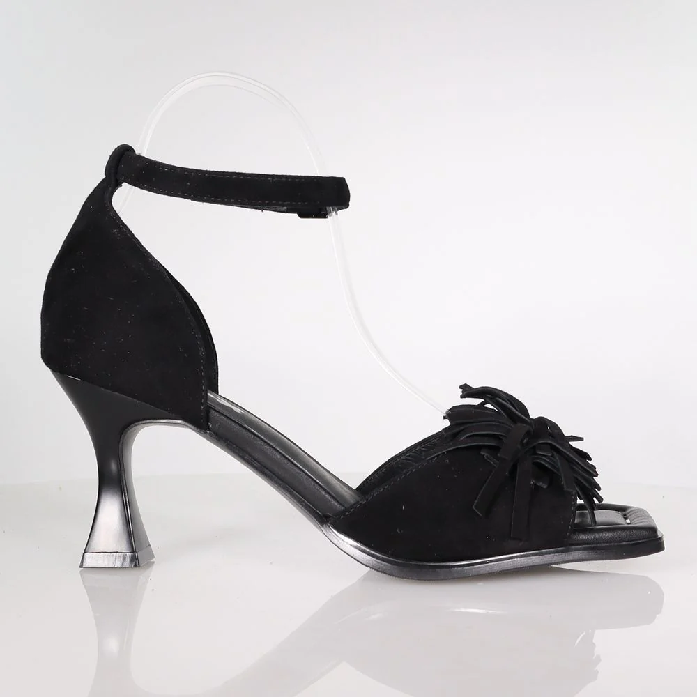 37 SAMPLE -DOLLY/BLACK SUEDE