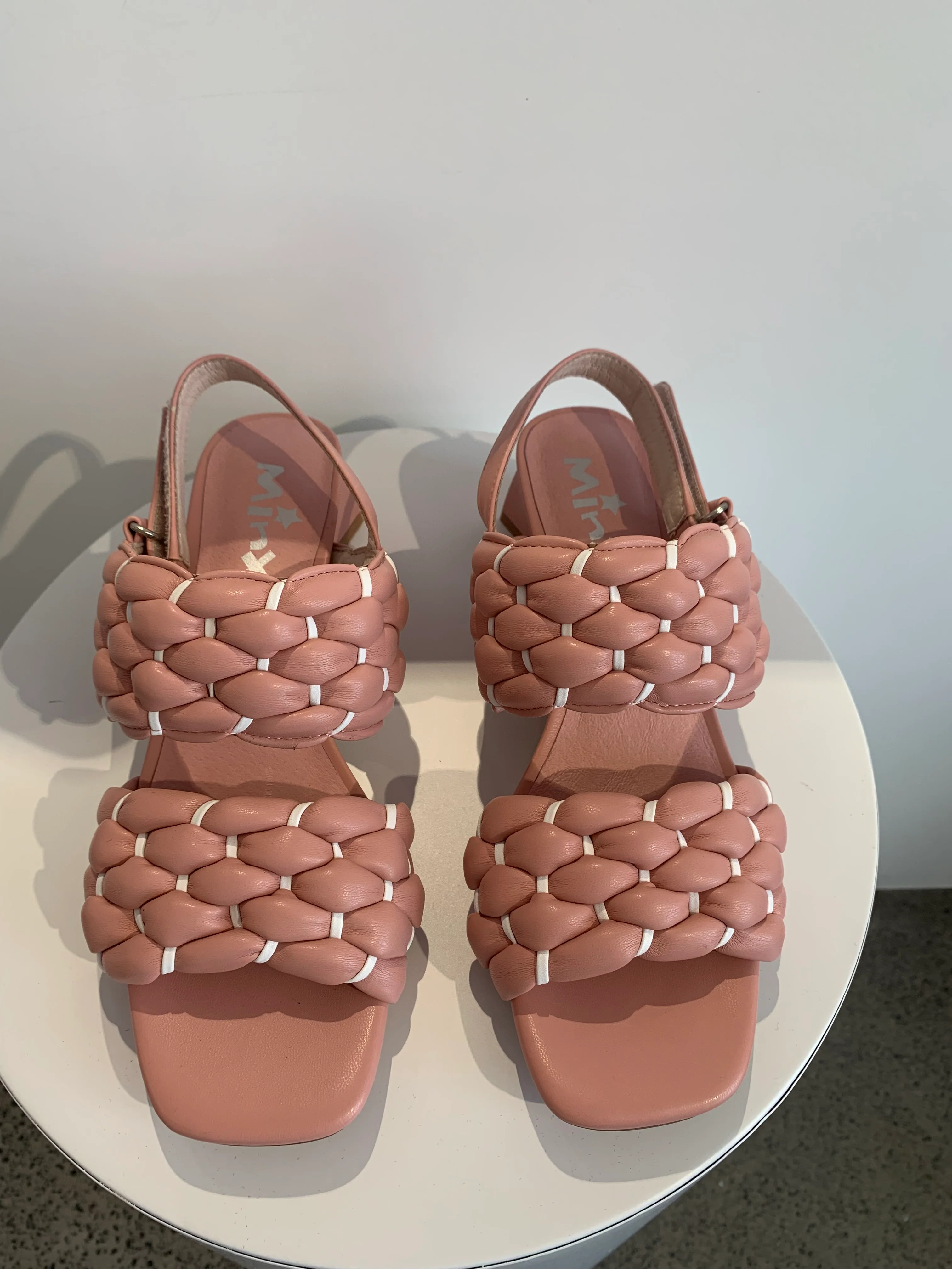 37 SAMPLE - ONE OFF/PEACH QUILTED HEELS - Image 2