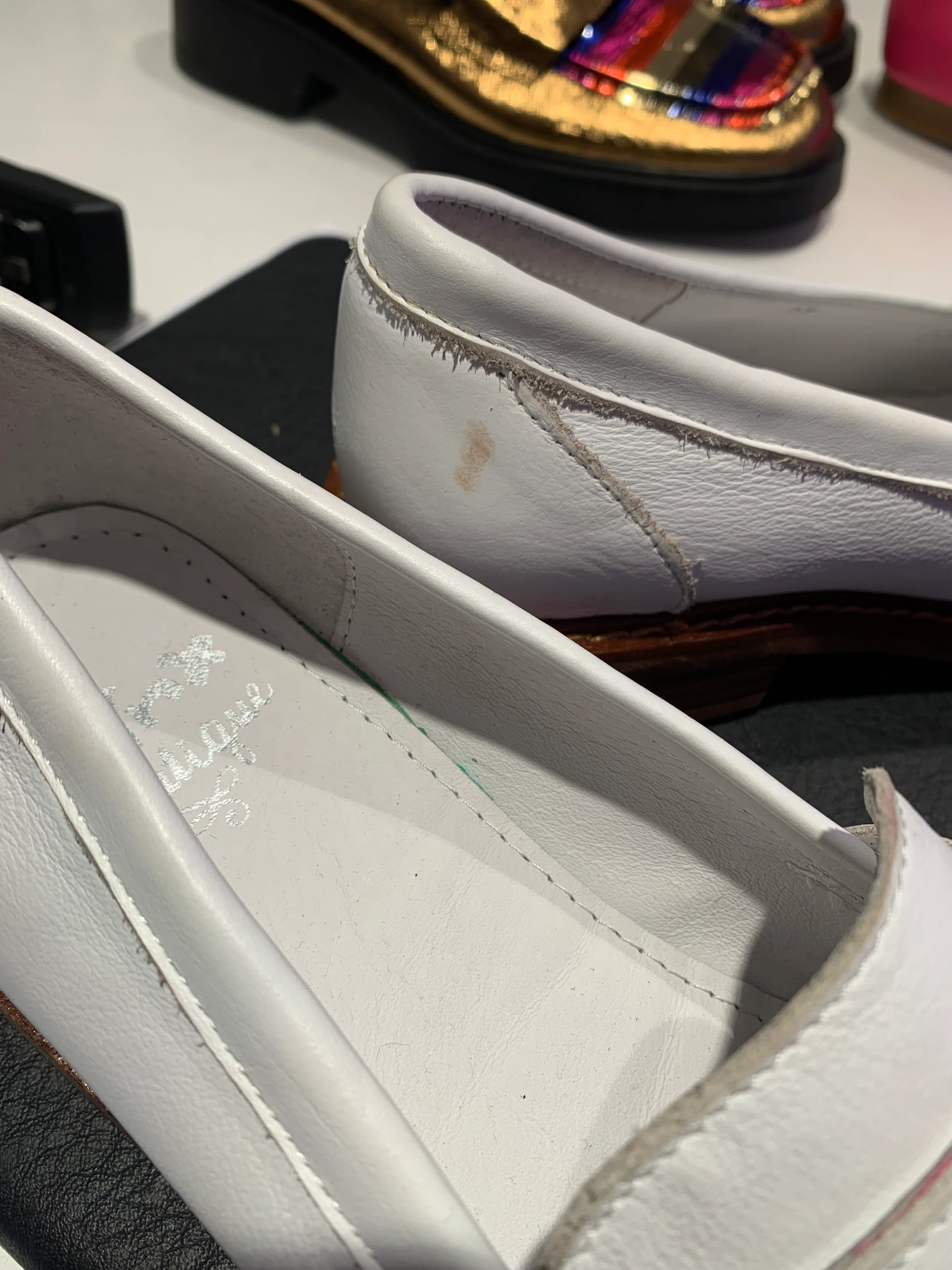 37 SAMPLE - ROMEO/WHITE - Image 3