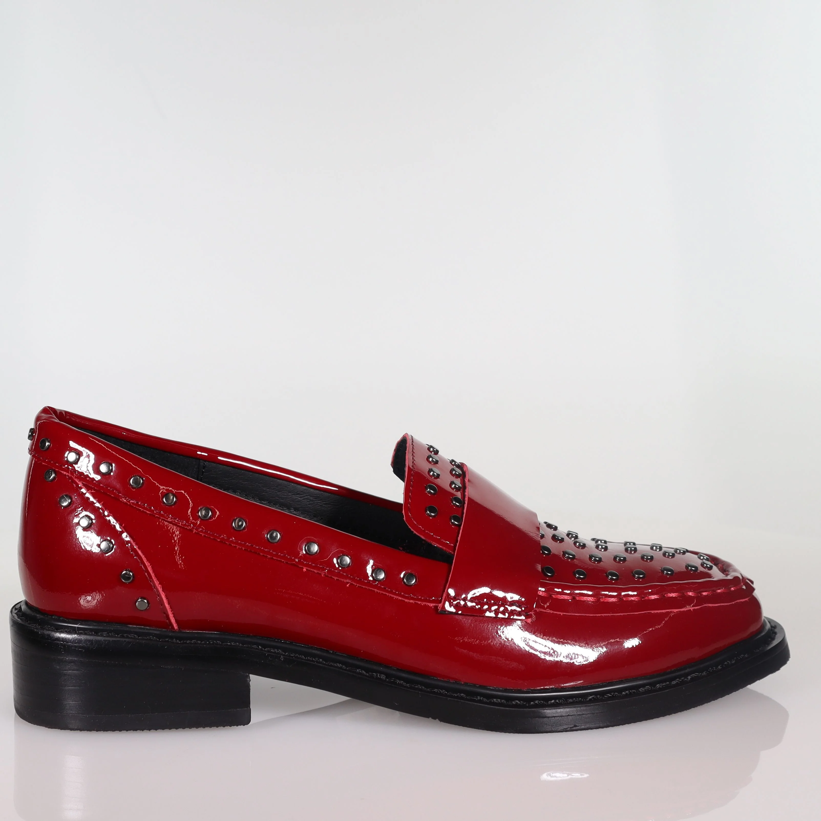 37 SAMPLE - VESPER STUD/CHERRY PATENT