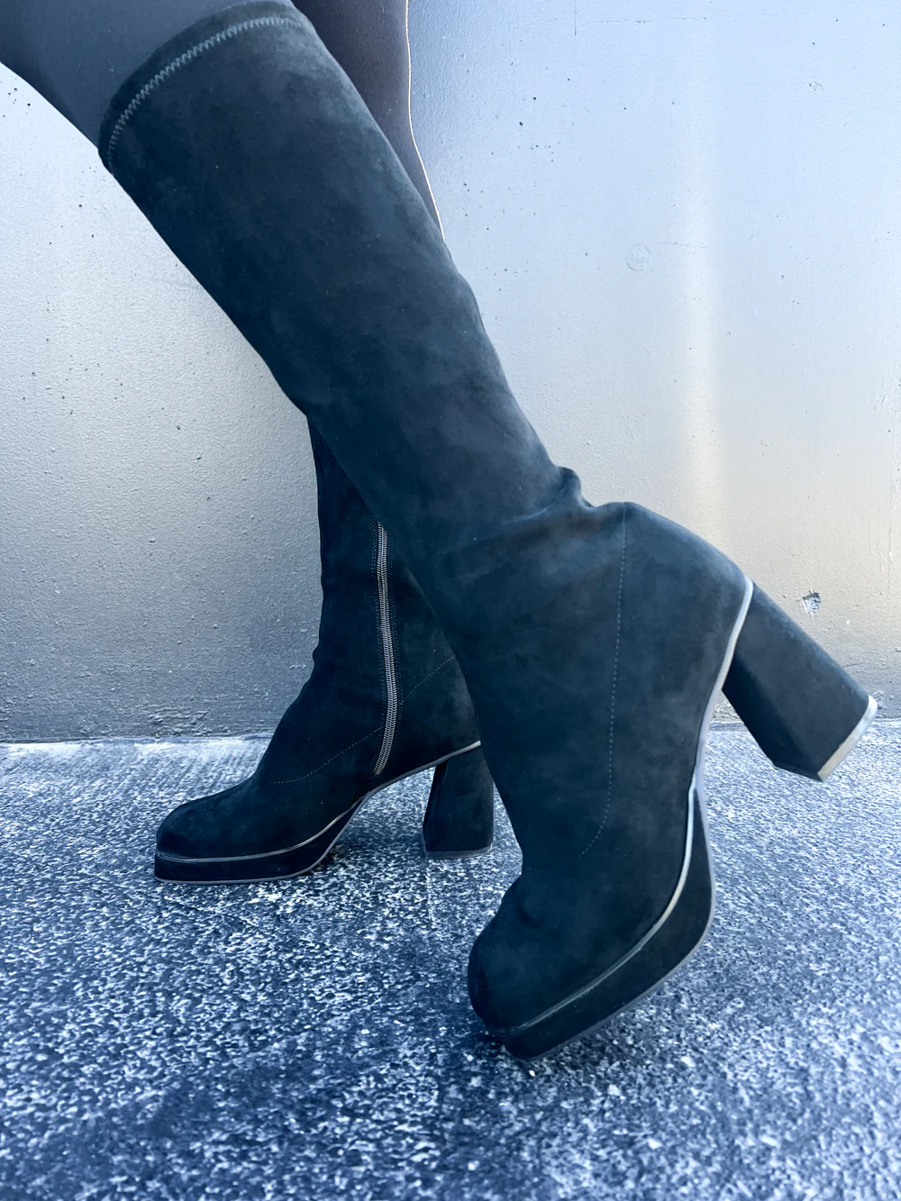 Christina - Image 6