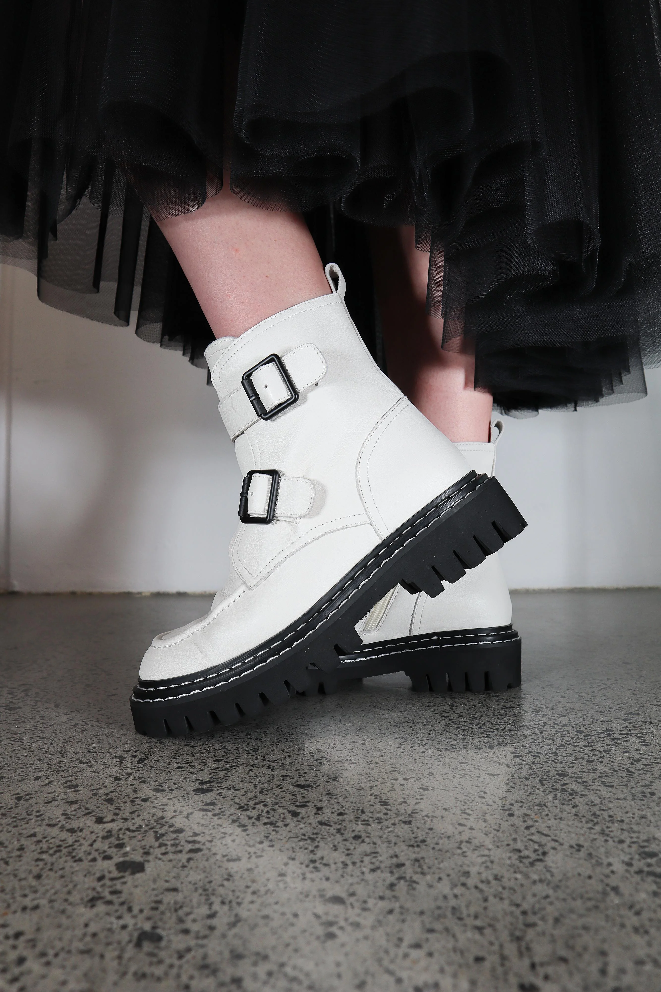 Down Town - LAST PAIR - Image 3
