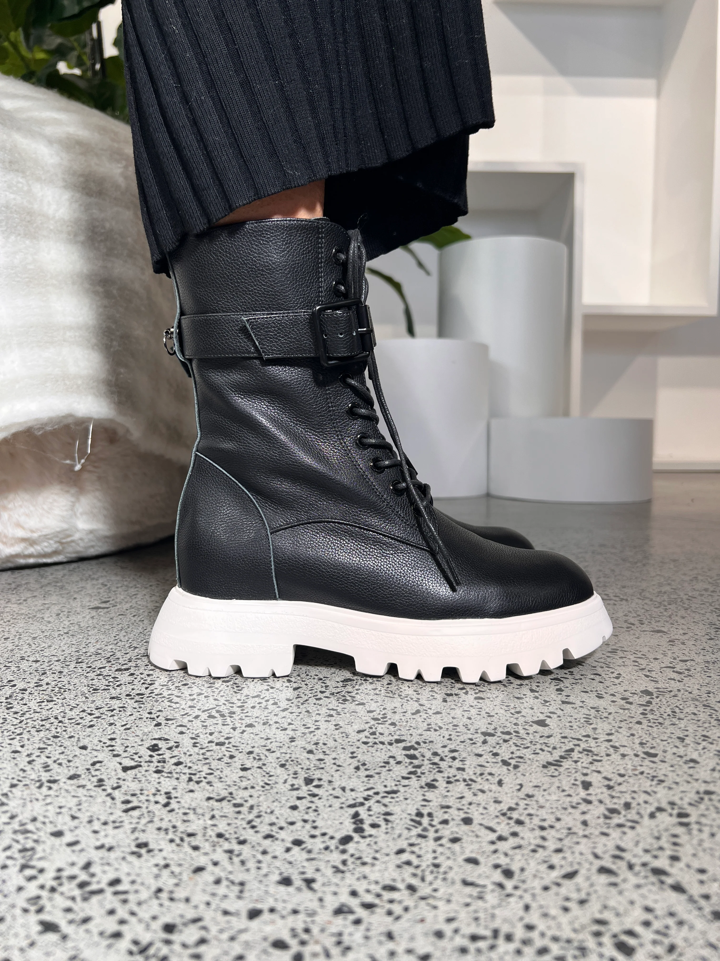 Jasper above ankle boot - Image 5
