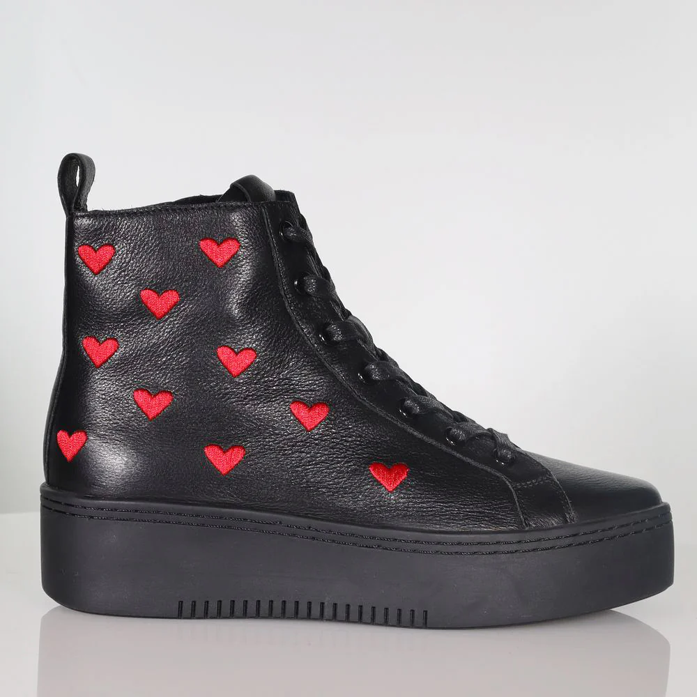 Queen of Hearts - Last Pairs - Image 3